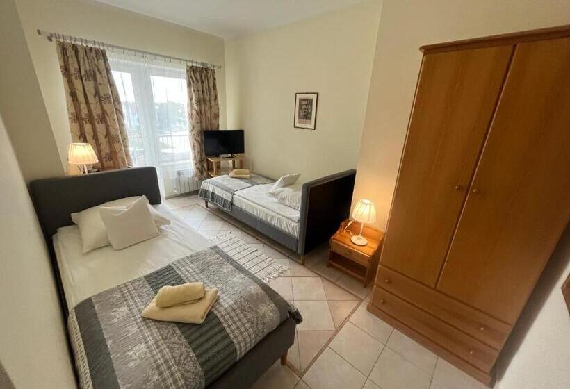 اتاق استاندارد با بالکن, Gościniec Jantar