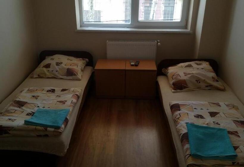 اتاق استاندارد با سرویس بهداشتی مشترک, Gościniec