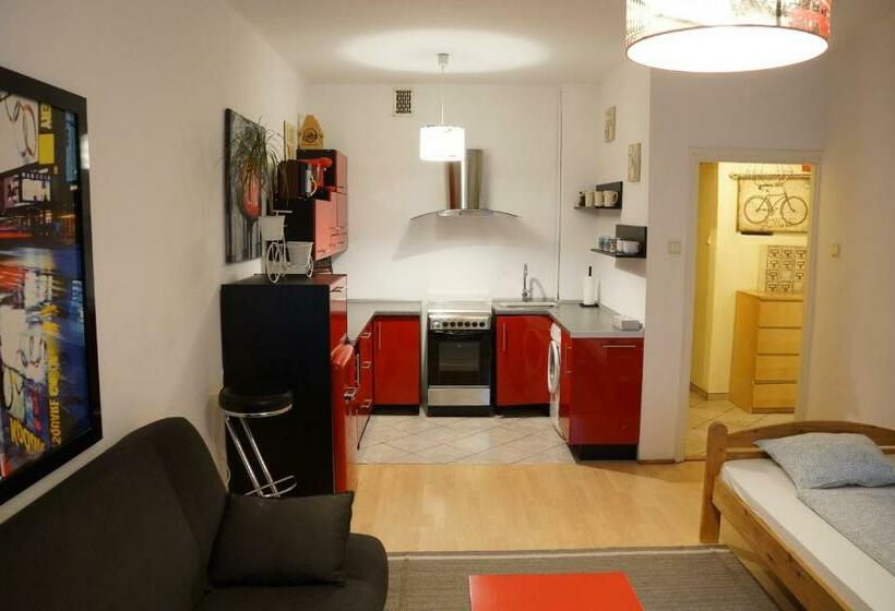 דירת שני חדרים, Red Bike Apart S