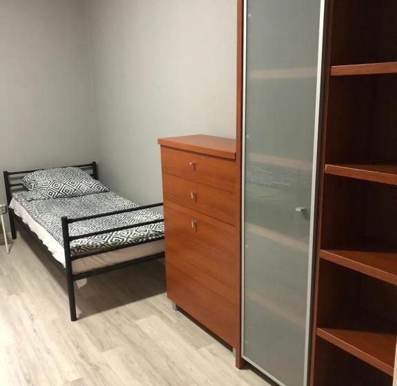 סטודיו משפחתי, Red Bike Apart S