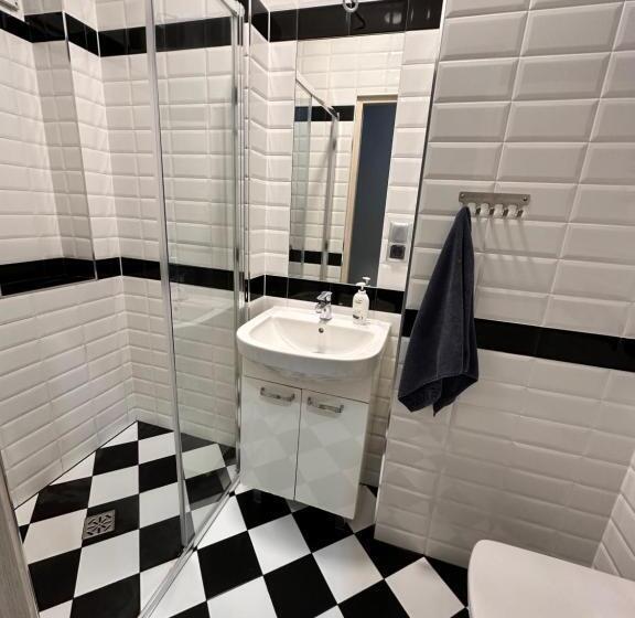 סטודיו משפחתי, Red Bike Apart S