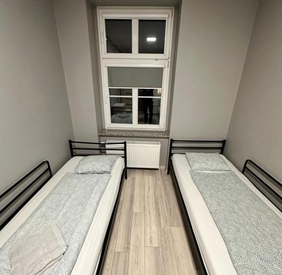 סטודיו משפחתי, Red Bike Apart S