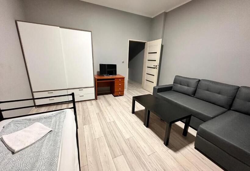 סטודיו משפחתי, Red Bike Apart S