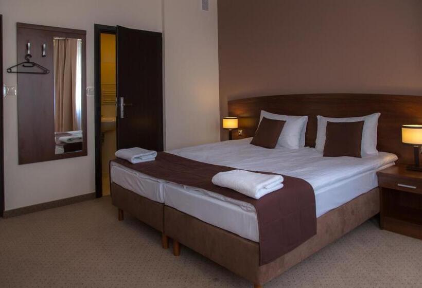 غرفة قياسية, Camelot