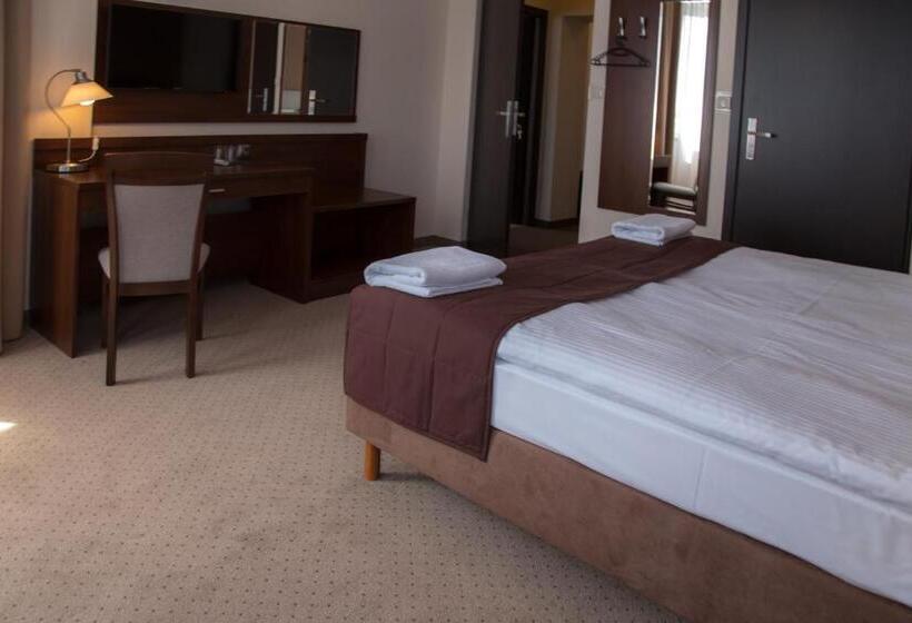 غرفة قياسية, Camelot