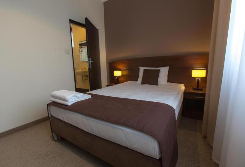 غرفة قياسية فردية, Camelot