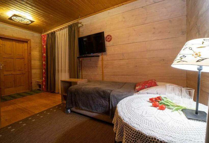 اتاق استاندارد سه نفره, Gościniec Dębowa Gazdówka