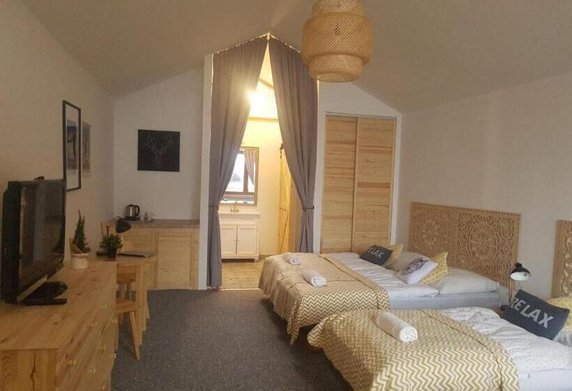 בקתת חדר, Góralski Dwór