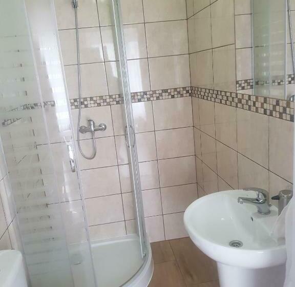 اتاق سوپریور با تخت بزرگ, M&m Spanie