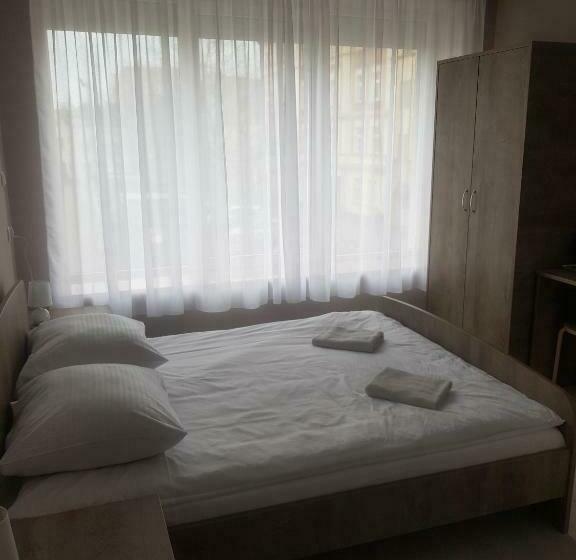 اتاق سوپریور با تخت بزرگ, M&m Spanie