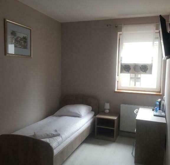 اتاق استاندارد یک نفره, M&m Spanie