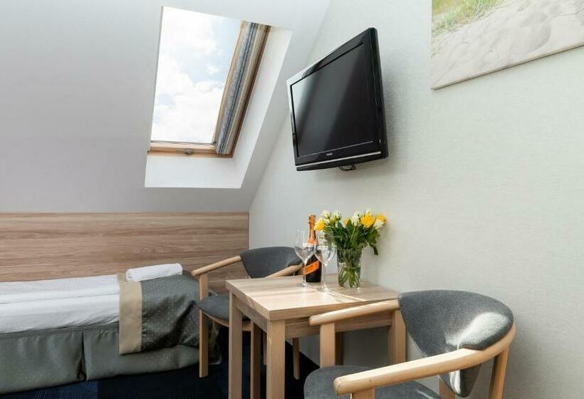 标准三人间, Nawigator Spa