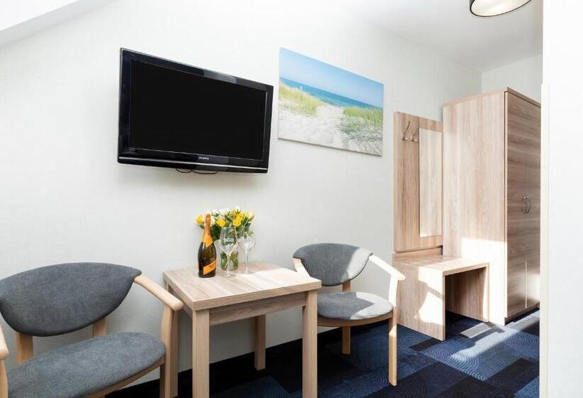 标准三人间, Nawigator Spa