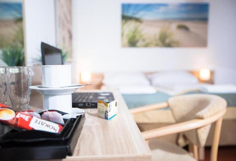 标准三人间, Nawigator Spa