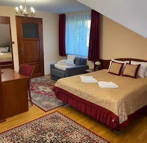 اتاق استاندارد چهارنفره با بالکن, Pensjonat Szach
