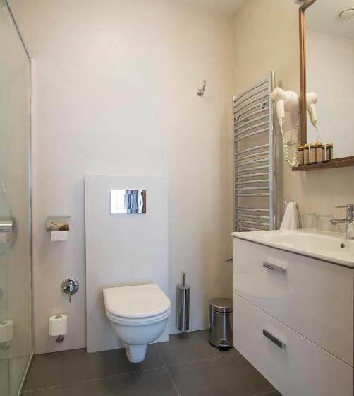 اتاق لوکس چهار تخته, Villa Belweder