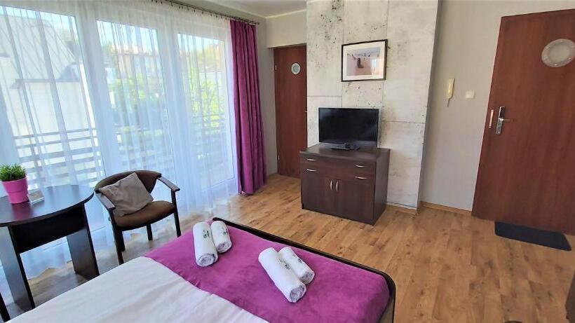 اتاق استاندارد سه نفره, Villa Magna