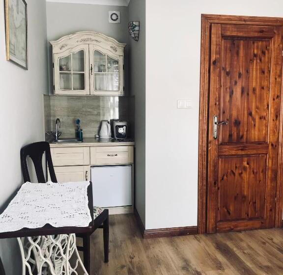 اتاق استاندارد با چشمانداز باغ, Willa A.d.1894