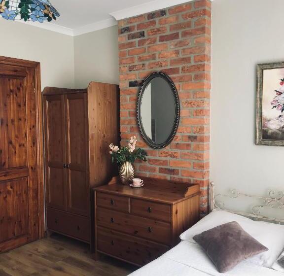 اتاق استاندارد با چشمانداز باغ, Willa A.d.1894