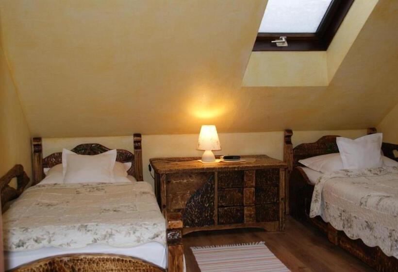 Familjestudio, Willa Stareczka