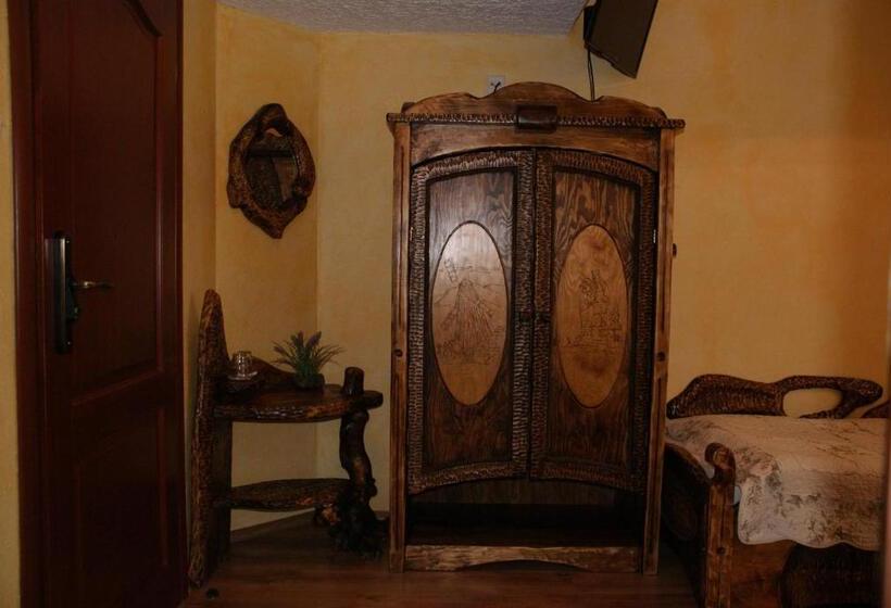 Familjestudio, Willa Stareczka