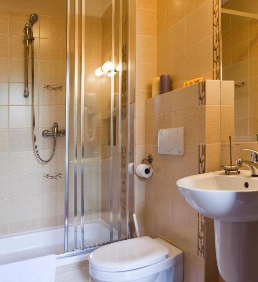 דירת חדר, Willa Trela