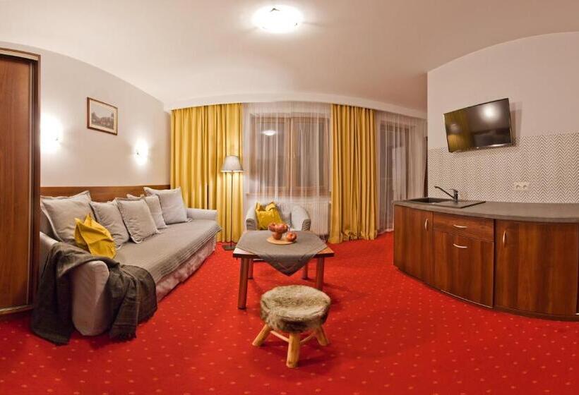 דירת חדר, Willa Trela