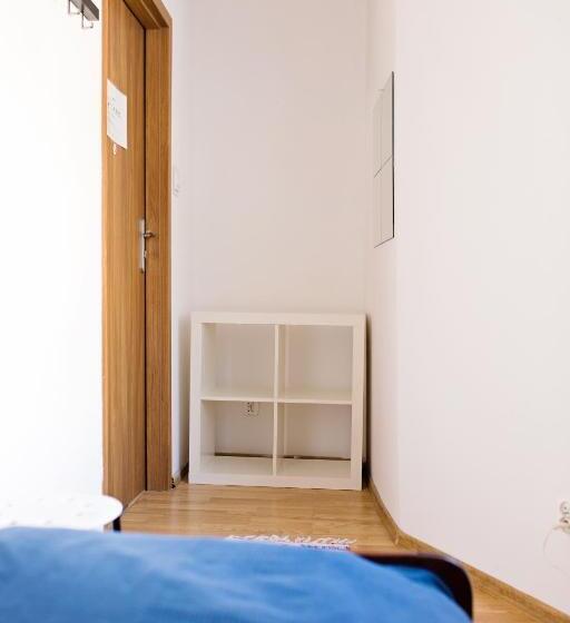 Номер Стандарт Индивидуальный Совместная Ванная, Folk Hostel