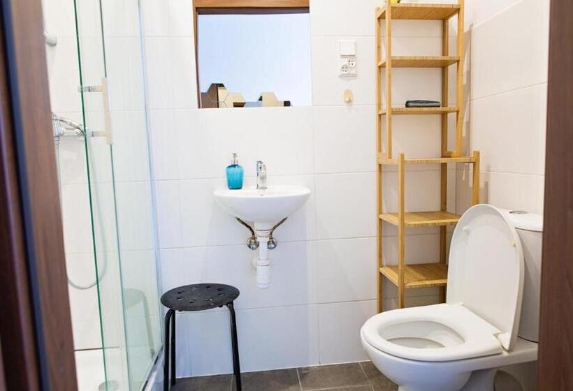 اتاق استاندارد, Folk Hostel