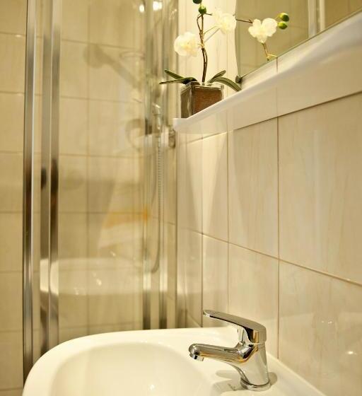 اتاق استاندارد یک نفره, Hostel Coco