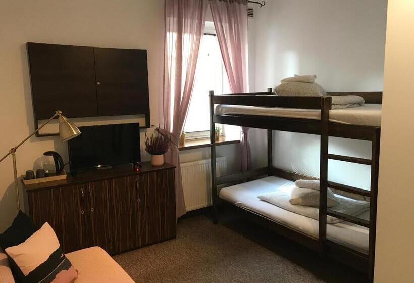 اتاق استاندارد یک نفره, Hostel Coco