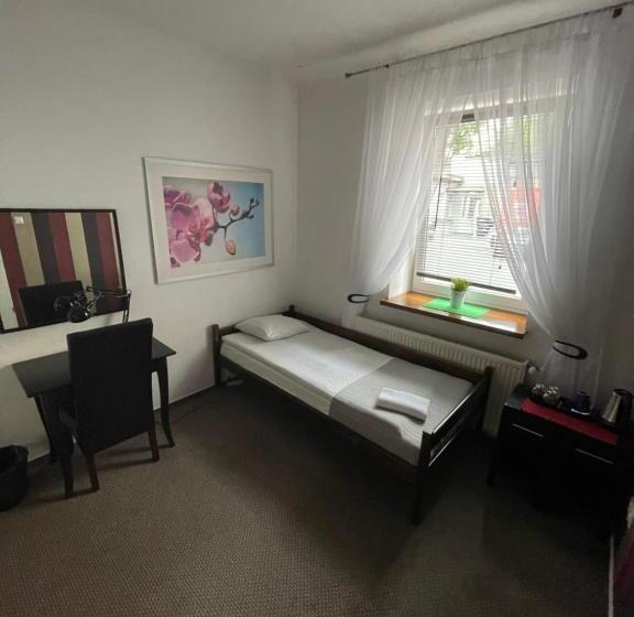 اتاق استاندارد یک نفره, Hostel Coco