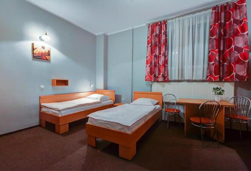 اتاق استاندارد چهار تخته, Hostel Evotel