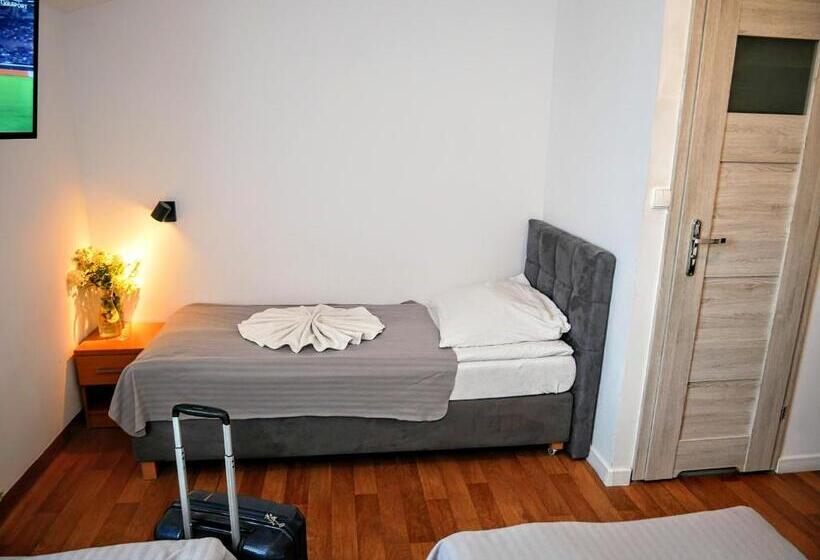 اتاق استاندارد سه نفره, Hostel Evotel