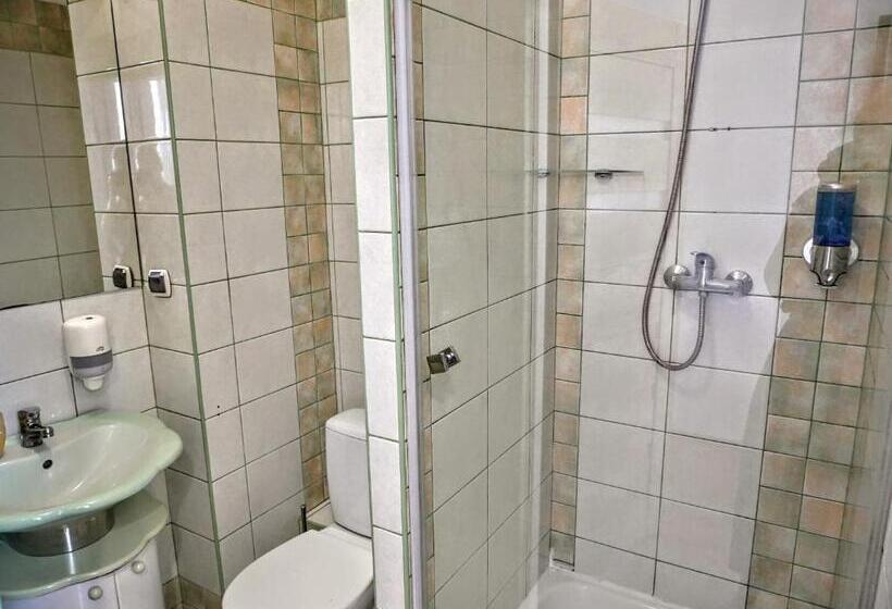 اتاق استاندارد چهار تخته, Hostel Evotel