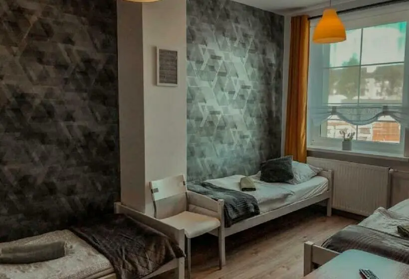 バスルーム共有のトリプルスタンダード, Hostel Przed świtem