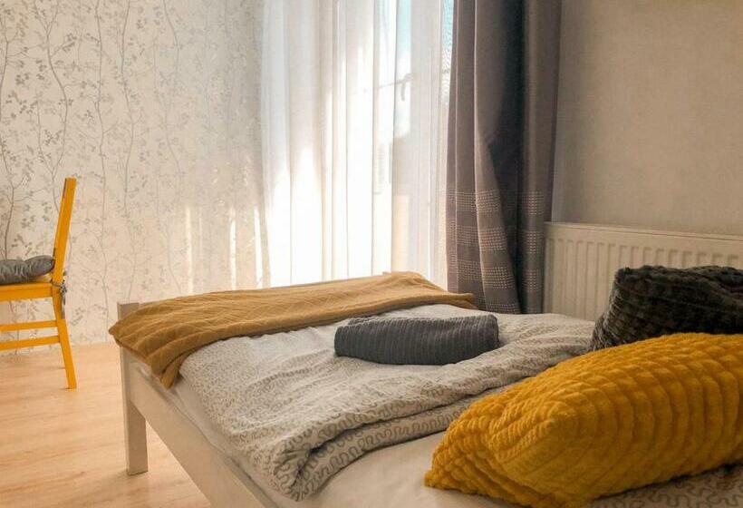 Номер Стандарт Индивидуальный Совместная Ванная, Hostel Przed świtem