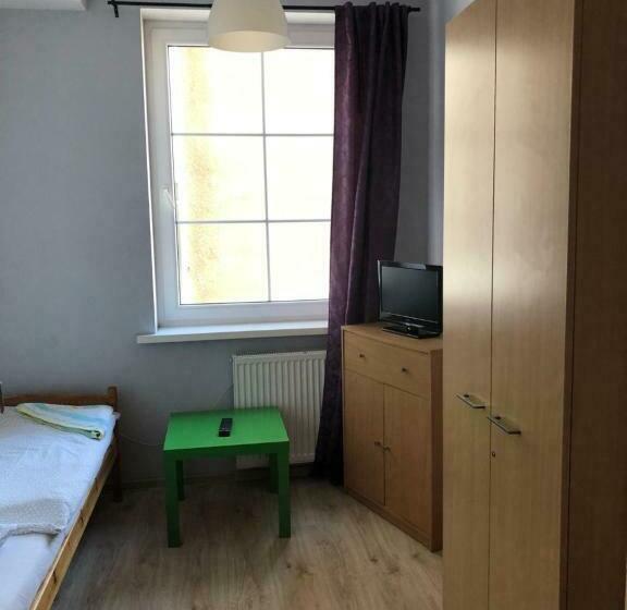 اتاق استاندارد یک تخته با سرویس بهداشتی مشترک, Hostel Przed świtem