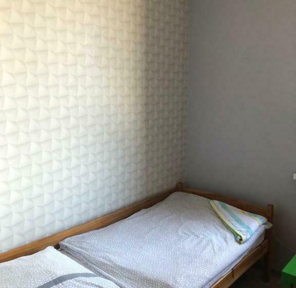 اتاق استاندارد یک تخته با سرویس بهداشتی مشترک, Hostel Przed świtem