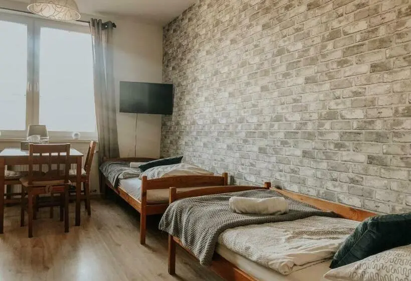 スタンダードトリプルルーム, Hostel Przed świtem