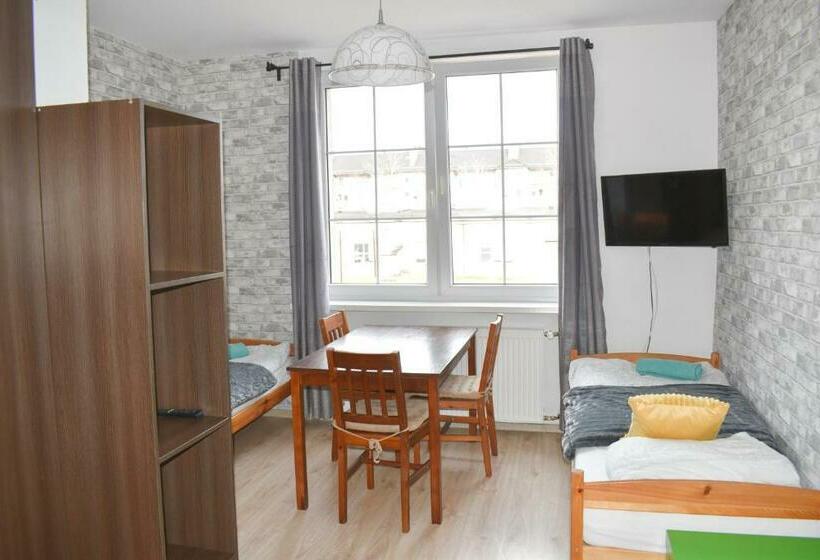 اتاق استاندارد سه نفره, Hostel Przed świtem