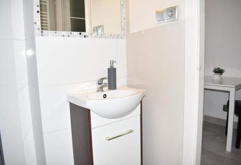 اتاق استاندارد, Hostel Przed świtem