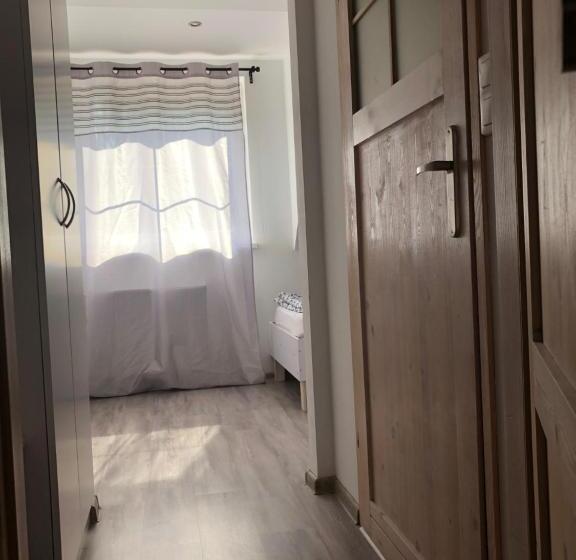 اتاق استاندارد یک نفره, Hostel Przed świtem