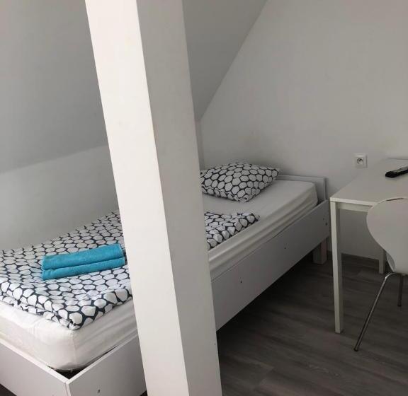 اتاق استاندارد یک نفره, Hostel Przed świtem