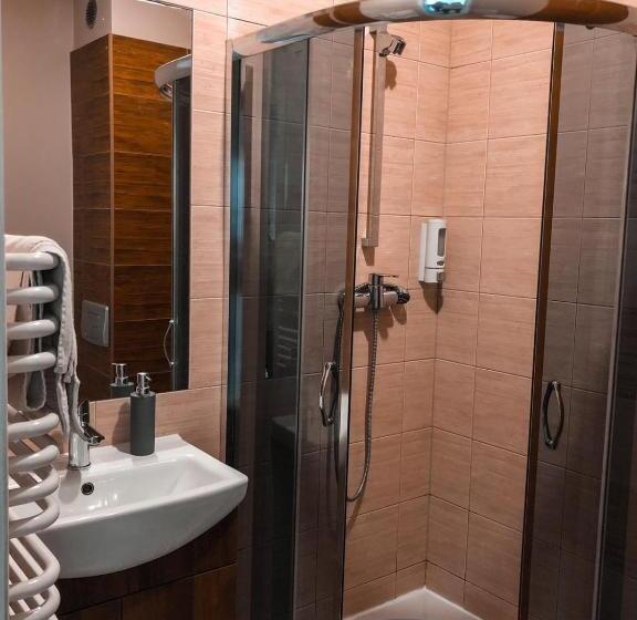 آپارتمان 2 خوابه, Hostel Przed świtem