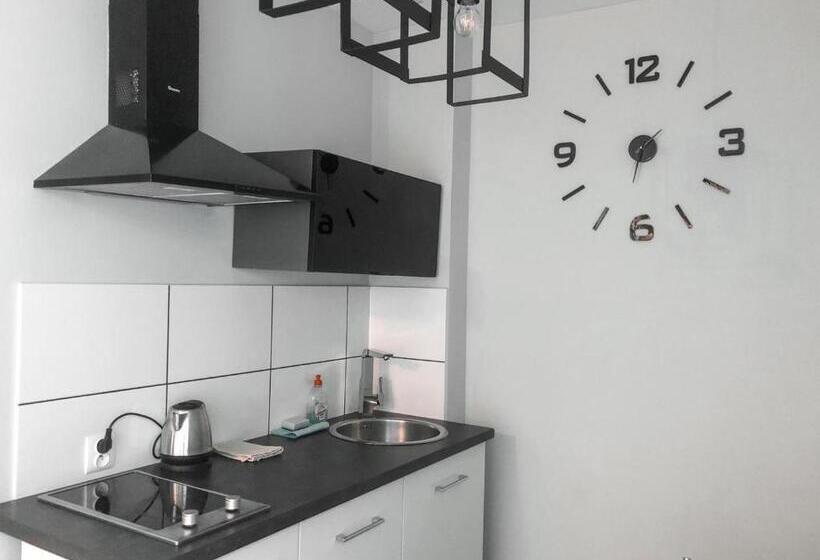 آپارتمان 2 خوابه, Hostel Przed świtem