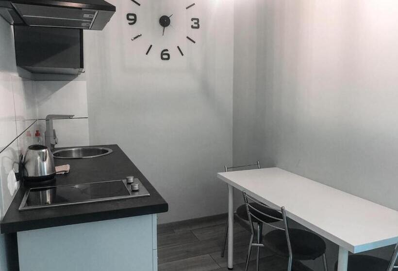Апартаменты 2 Спальни, Hostel Przed świtem
