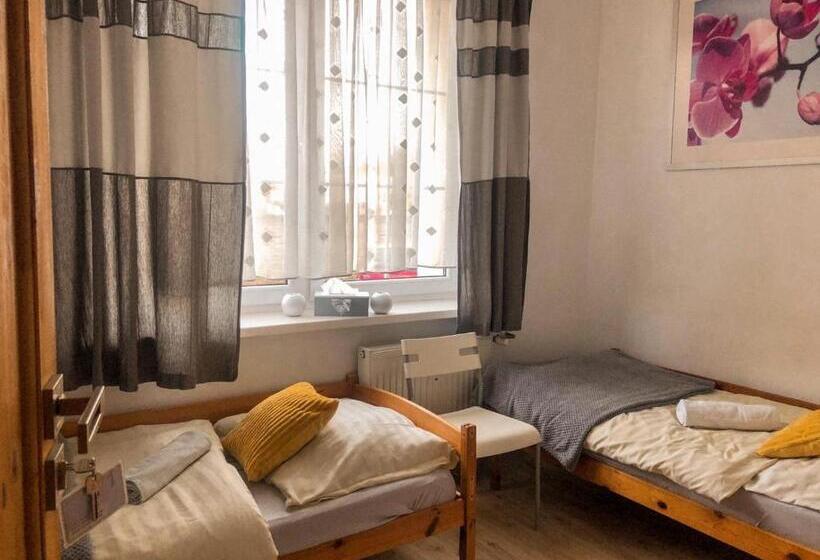Апартаменты 2 Спальни, Hostel Przed świtem