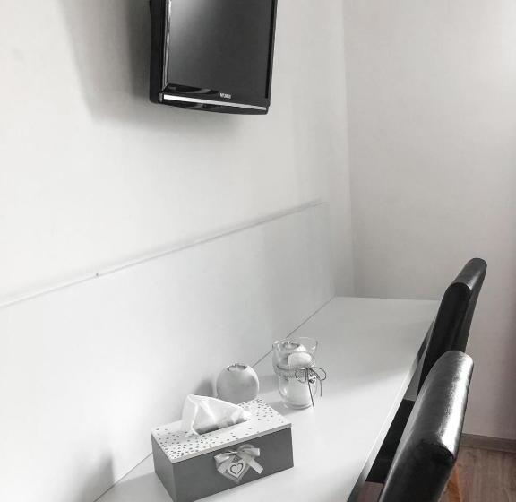 آپارتمان 2 خوابه, Hostel Przed świtem