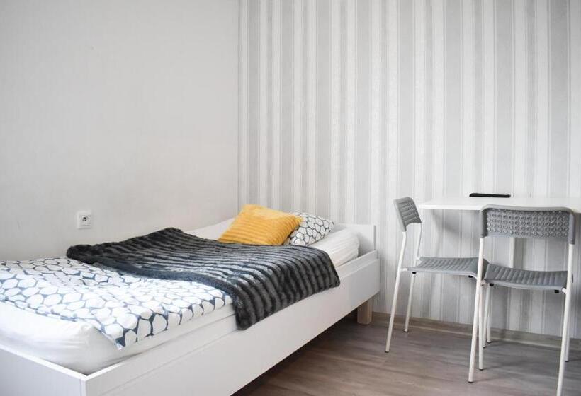 Номер Стандарт, Hostel Przed świtem